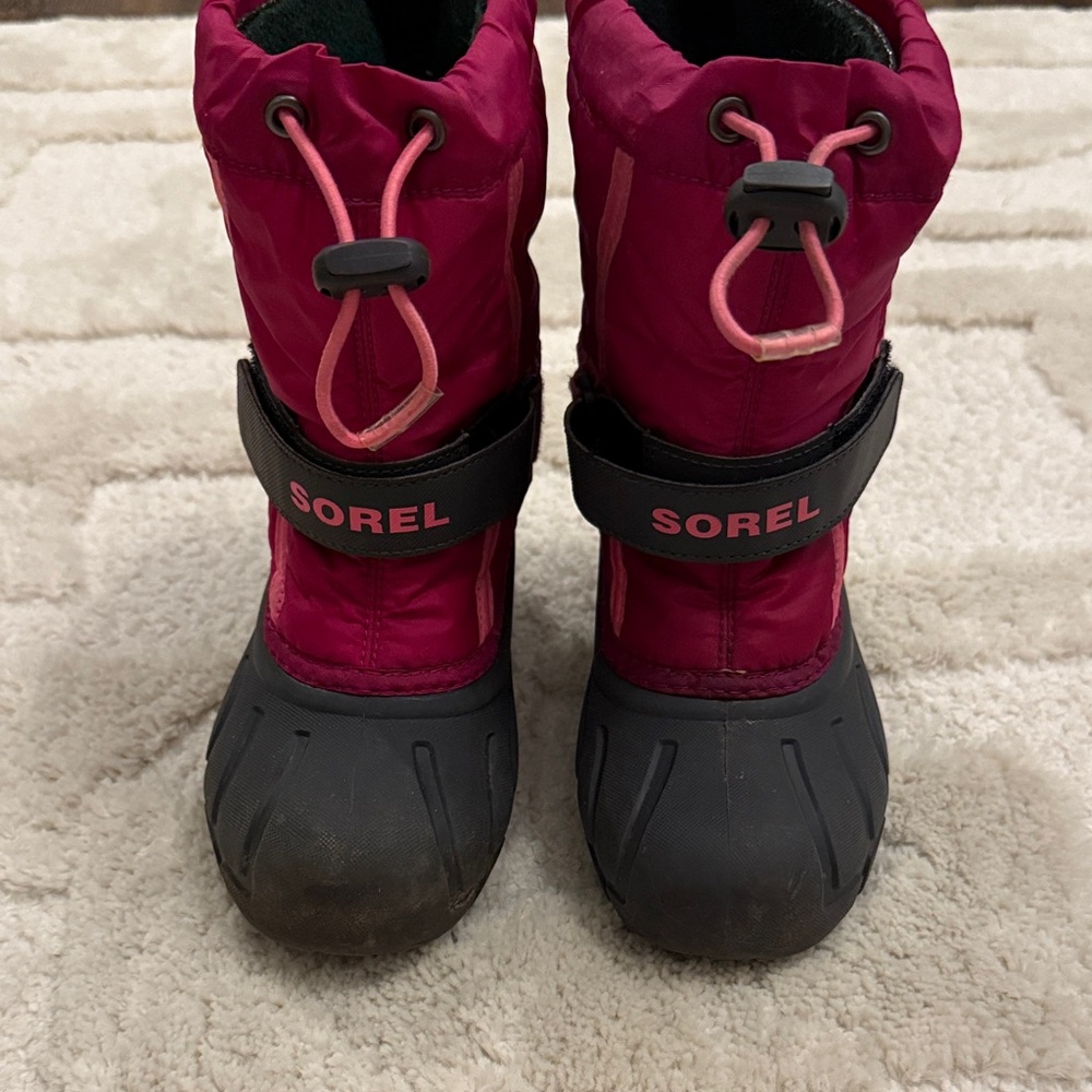 Sorel Kids' Fuchsia and Black Snow Boots Size 13